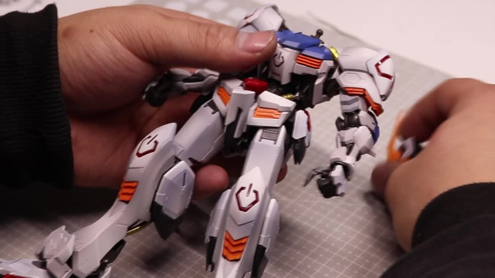 The best song of the year [Xiaobu Review] Bandai MG Barbatos