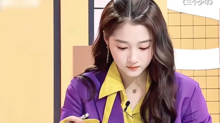 Guan Xiaotong: Xiao Song, now you’re a young man.