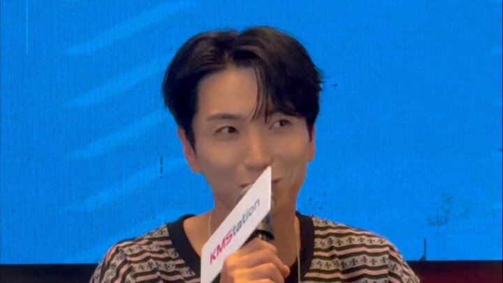 Lith: “Idol and the No. 1 Autograph Session Translator”