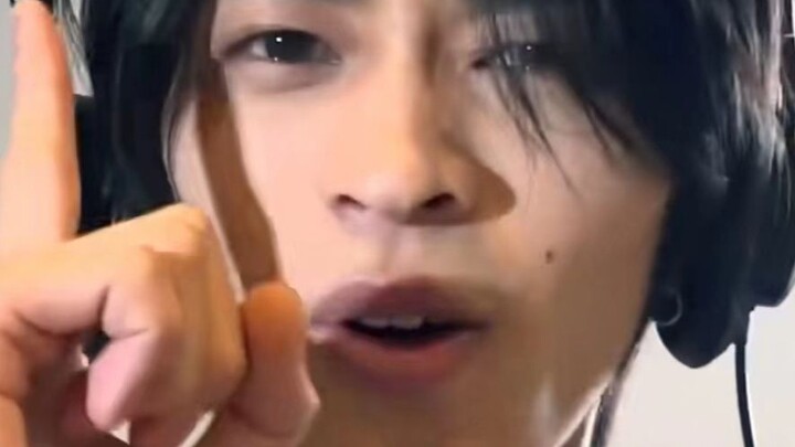 "Switch, Professor, Romantic Man" Let's take a look at what haiku the professor has said!