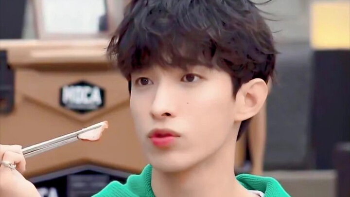 “Watching fried buns being made once can make you happy for a whole day.”