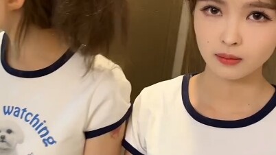 Khi bạn có hai người bạn cùng phòng là chị em sinh đôi, làm sao để phân biệt được họ? Cấp bách!