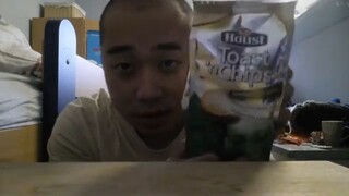 ASMR EATING SOUNDS - TOAST 'N CHIPS HAUST (A LOT OF CRUNCHY SOUND EFFECTS)