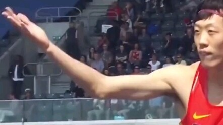 يا له من تيار نقي في عالم الرياضة أو سيل طيني! لم ترَ بعدُ انهيارًا جبليًا مثل تشانغ غووي!