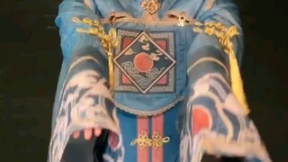 小道士 都什么年代了 还以为这破符管用呢
