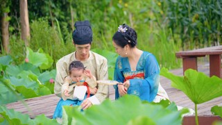 Gambaran keluarga dalam Hanfu begitu harmonis, serasa kembali ke zaman dahulu kala.