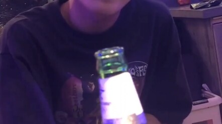 Chen Ze bersulang