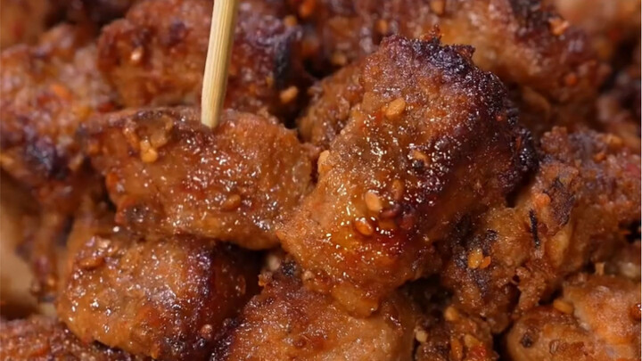 Crushing a kiwi into diced beef actually results in a texture even softer than tofu!