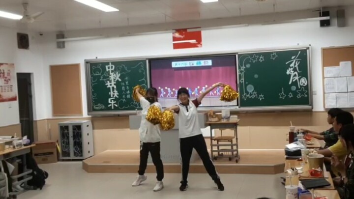 [MORNUO] The group performed at the Mid-Autumn Festival Gala just to dance to "Take It! Sailor Suit"