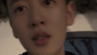 看得我眼前一黑又一黑 这恋爱活该我谈