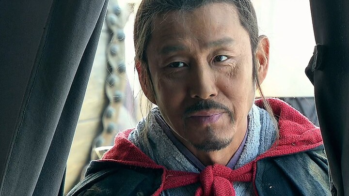 “Đừng nhúc nhích nữa, Đại tướng quân, binh mã và hổ phù, ta đã lấy đi rồi.”