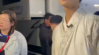 Yun Qian Mengrao is in a relationship where they can appear in each other's vlogs. Video source: htt
