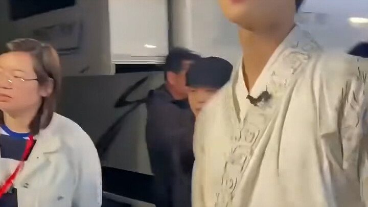 Yun Qian Mengrao is in a relationship where they can appear in each other's vlogs. Video source: htt