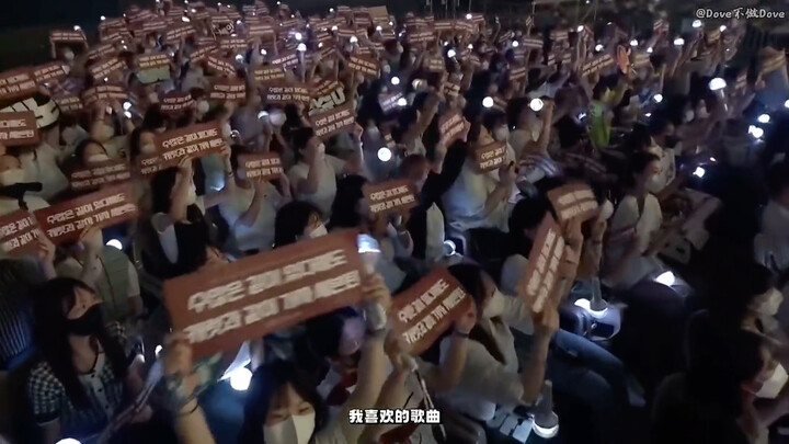 คลาเดอร์มอบเซอร์ไพรส์ด้วยการร้องเพลงประสานเสียงให้เหล่าคุณลุง เพราะอยากเป็นวันพรุ่งนี้ของคุณ ฉันจึงผ