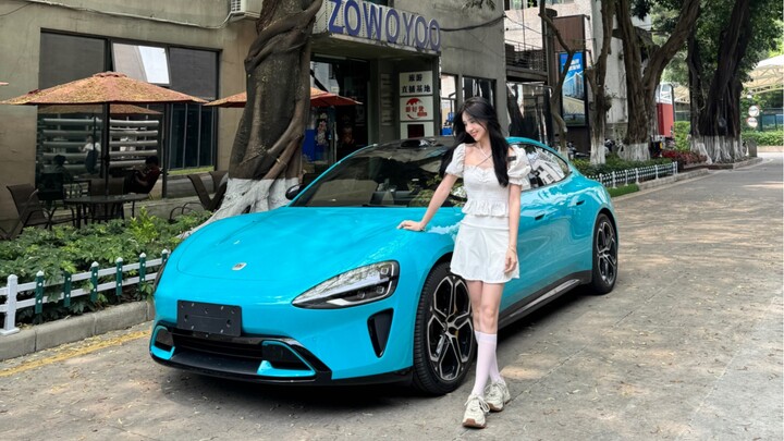 Pemilik wanita Xiaomi SU7 mengajak saya menjajal “BaoShiMi”! Tingkat perhatian yang didapat benar-be