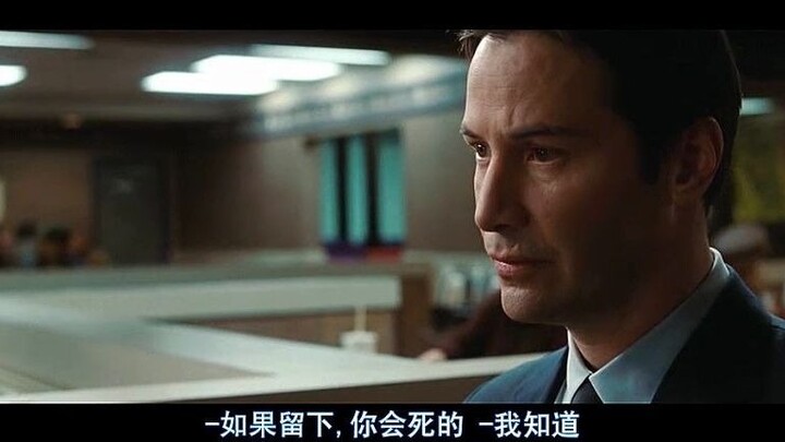 Keanu Reeves berbicara dalam bahasa Mandarin, sudah terasa autentiknya (kali ini pun tak perlu subti