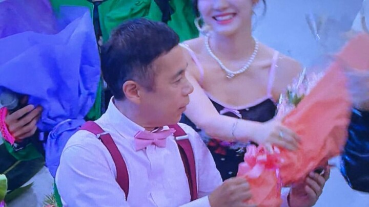 นิงนิงกลับมาโลดแล่นในสายพี่สาวสุดแบ๊วที่ญี่ปุ่นแล้ว! ยังแย่งไมค์จากพิธีกรไปเลยด้วย! สาวซากุระโพสต์ทว