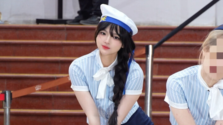 Đáng lẽ là thư ký nhỏ, vậy mà lại thành nhân viên phục vụ nhà hàng | AOA tóc ngắn