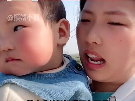 Con: Hãy xem con bày chút mưu mẹo, cả nhà đều vui vẻ!