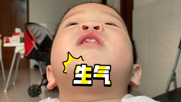 When the baby is being good, I film a video and post it on Bilibili; when he’s being bad, I’m too bu