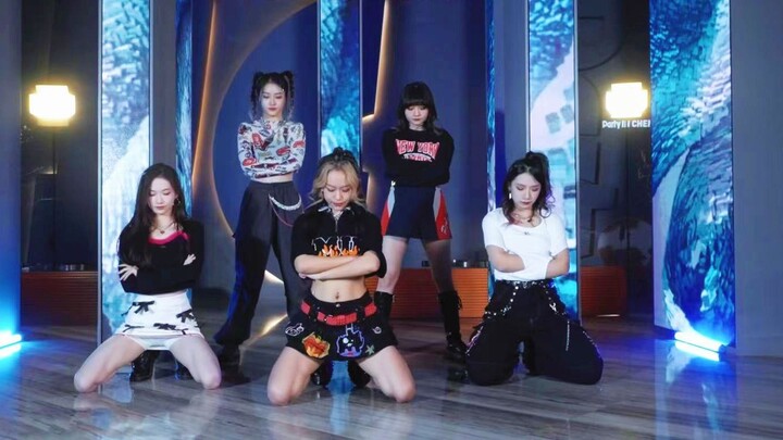 【4k】What is it like to “steal” LE SSERAFIM’s clothes and dance to ANTIFRAGILE!