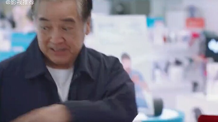 Người ngồi ở nhà, hóa đơn từ trên trời rơi xuống