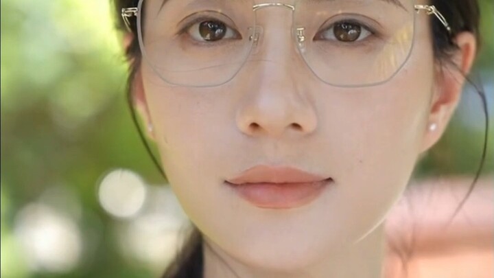 How would you rate a classical beauty’s bare face?