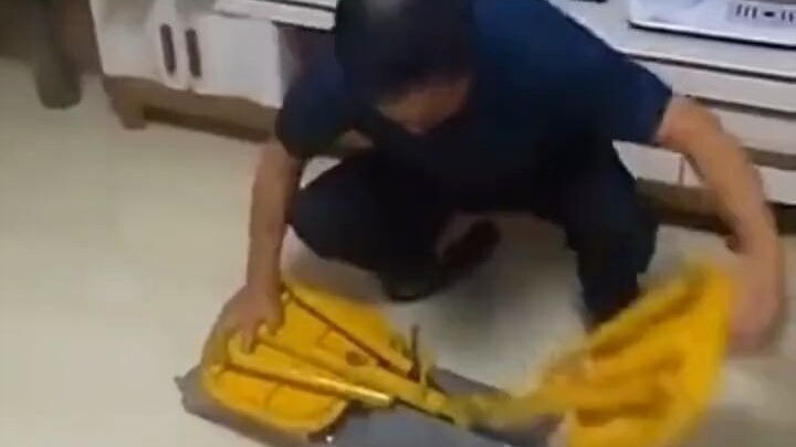 Paman yang membuat set ini. Anda hanya menebak awalnya, tetapi tidak menebak akhirnya.