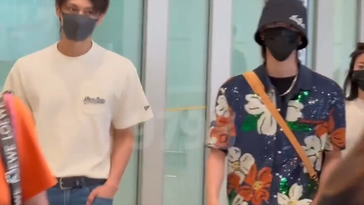 Jun, Ni, and Minghao are back in China together—one minimalist, the other maximalist 🤣 It’s like the