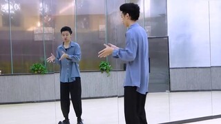 [บริษัทเต้นรำนัน] TWS "พลิกผันเรื่องราว" สอนการสลายการเต้นรำระดับพี่เลี้ยงเด็ก