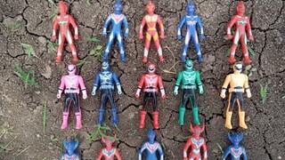 Mencari mainan ultraman dan power ranger di ladang