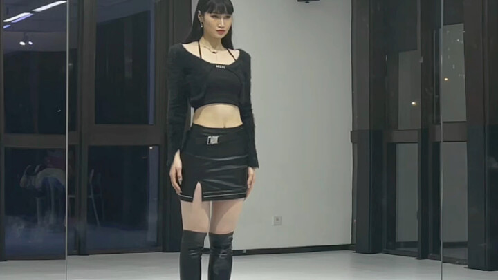 aespa’s “Next Level” cover dance by a 178cm girl—the outfit is from agam! So gorgeous [OK]. Not sure