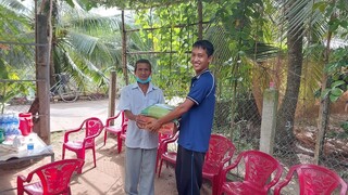 Lần đầu ba anh em gửi quà cho bà con khó khăn. LẨU CÁ KÈO NẦU CHUA - Bin Đen Miền Tây # 392