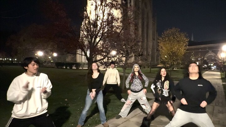 [Underground Art/US Scene] What does it feel like to swing your arms around with a white girl...?