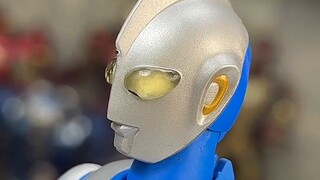 Hari ini saya membongkar barang lama ACT Gauss Ultraman