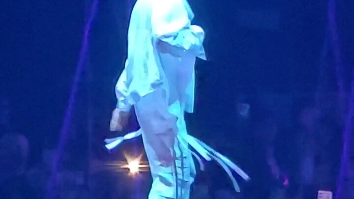 This song is absolutely perfect for his solo dance | A butterfly gracefully dancing