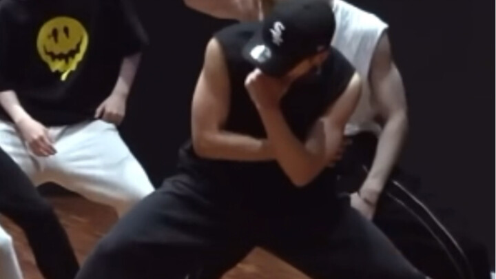 【ENHYPEN Park Ji-sung】 Silakan lihat rekaman langsung dari ruang latihan suami berlengan besar yang 