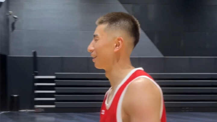 Pertarungan satu lawan satu pertama dengan Master Man Shuai.