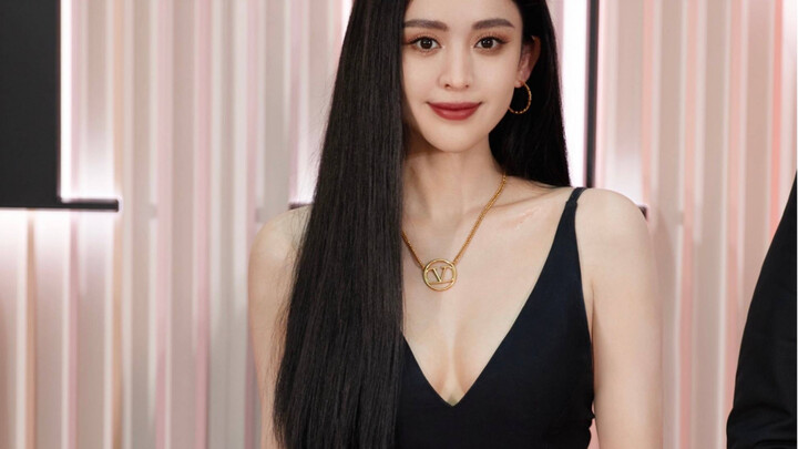 “ว้าว! สวยจนตะลึง”｜หน้าตาของพี่สาวคนนี้สุดยอดจริงๆ! ทั้งจัดจ้านและเย็นชา ทั้งอ่อนโยนแต่ก็ดุดันในเวลา