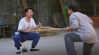 No One Expects This Weak-looking Old Man to Turn Out to Be a Secret Kung Fu Stuntman