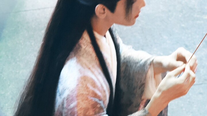 ما كان يفعله فقط إشعال بخور، بحق السماء! شوفته كاد يدفعني لأعتنق البوذية！！！！ شيء عجيب حقًا！！！【تشانغ 