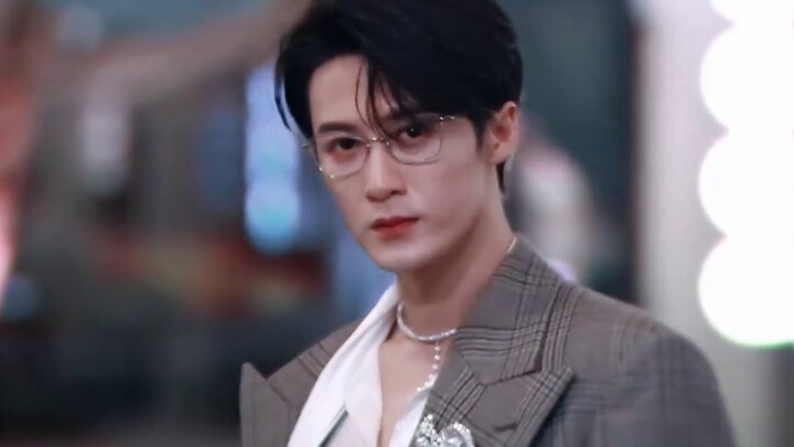 No need to go back! Tan Jianci always looks so handsome and relaxed on the red carpet!