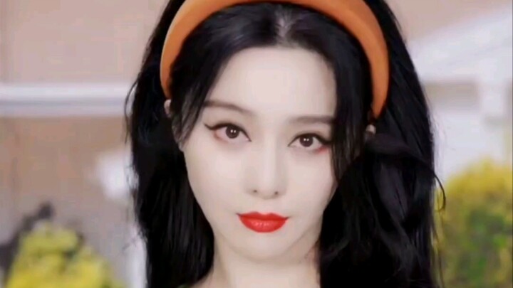 Can you believe it? The brand calls this the “Green Pepper Girlfriend.”