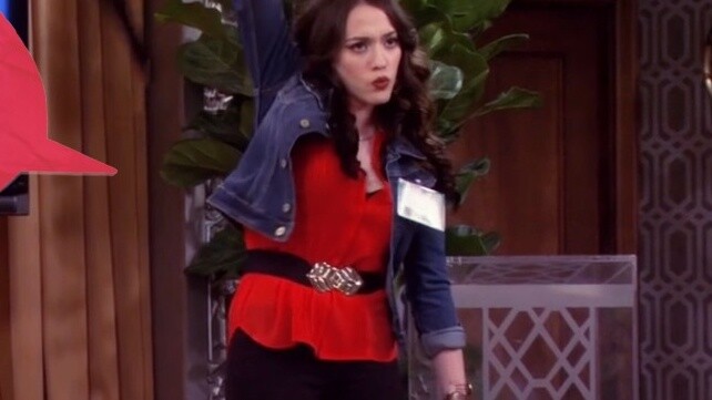 [2 Broke Girls] Max looked so handsome when he threw the microphone!