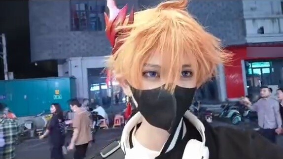 cos｜Về việc Dadalia tái sinh thành nam sinh viên đại học và lại trở thành ví di động