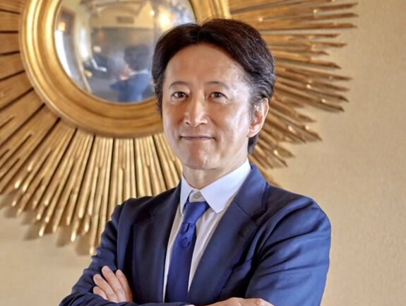 แท้จริงแล้ว ใครกันแน่ที่ถ่ายรูปให้กับอู๋จิง?