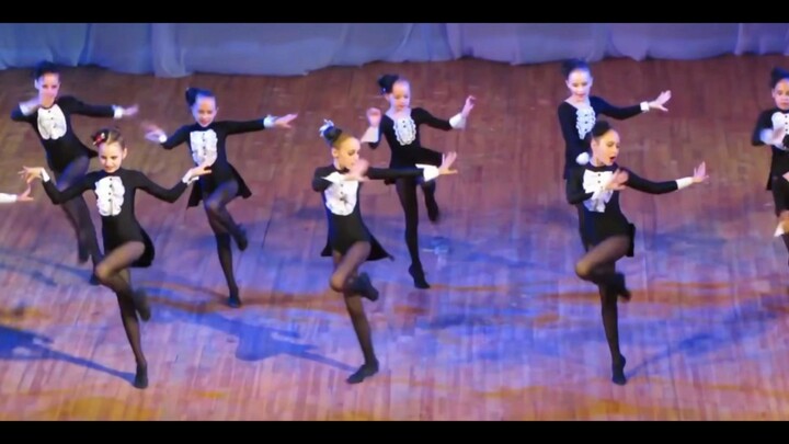 Cô gái Nga tiểu học: Nữ sinh “Keqiusha/Đôi tất đen dài/Chân dài miên man/Học sinh/Cô gái Nga | Bốt t