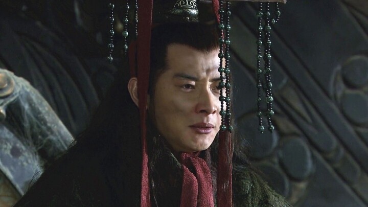 Cao Cao kowtowed to welcome Emperor Xian of Han and was praised as a loyal minister. Japanese netize