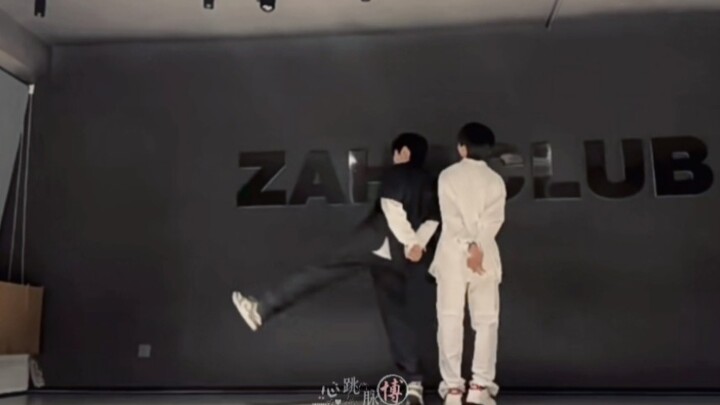 杨博文《红豆》丨小杨又和老师一起跳舞啦