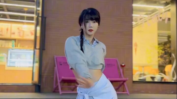 Karla lúc nào cũng OK, cùng nhau ứng biến bằng tiếng Latin nhé~